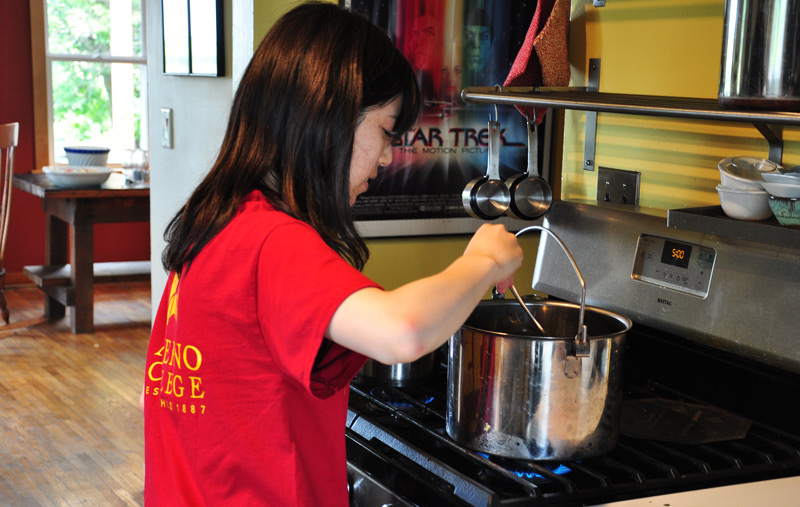 women in the kitchen